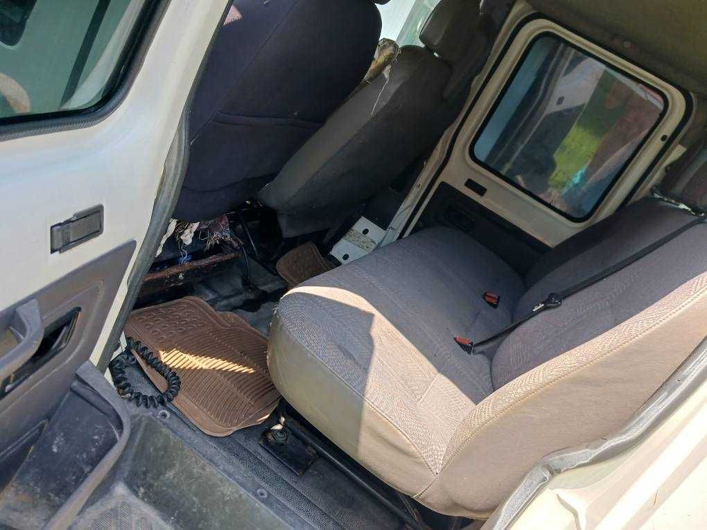 Ford Transit basculabil pe 3 parti