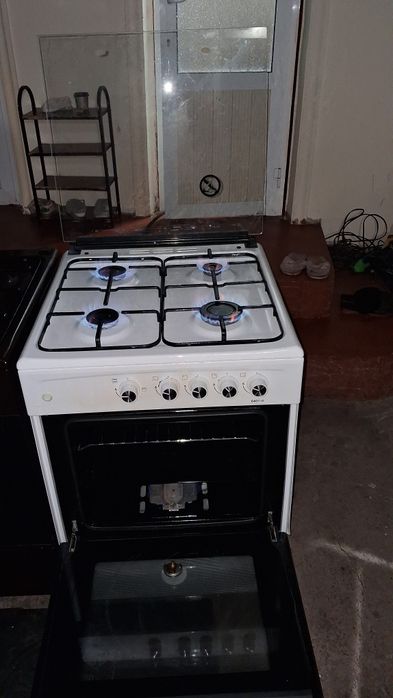 Срочно продаётся газ плита Бел