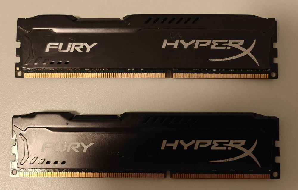 16 GB RAM (2 x 8 GB) Kingston Hyper X DDR3 1866MHz