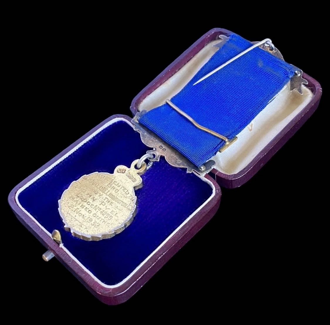 Medalie Masonica De Argint Placata Cu Aur Si Enamel Primo Raob Masonic