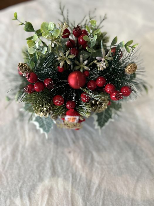 Коледни свещници и декорации за празниците