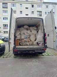 Curatenie apartamente vechi , eliberare gunoi, vechituri , moloz