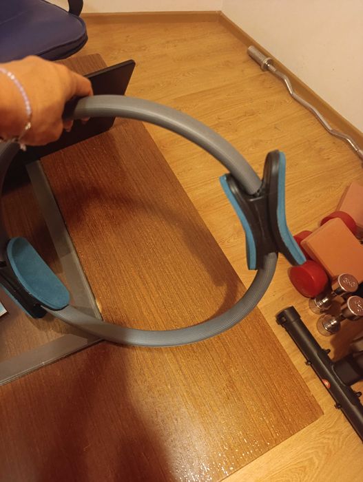 Пилатес пръстен за фитнес тренировка