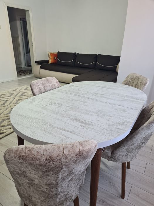 Vând apartament 3 camere, suprafață utilă 74m2, anul finalizării 1992