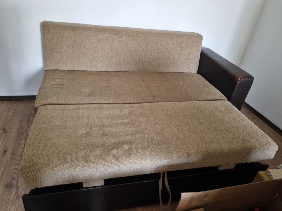 Vand coltar extensibil, cu lada + 2 tabureti
