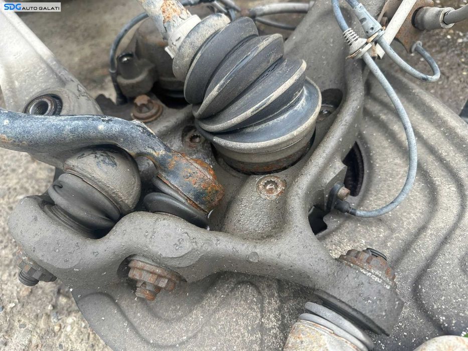 Fuzeta Butuc cu Rulment si Senzor ABS Stanga Fata BMW X5 E70 3.0 D 2006 - 2011 [K4936]