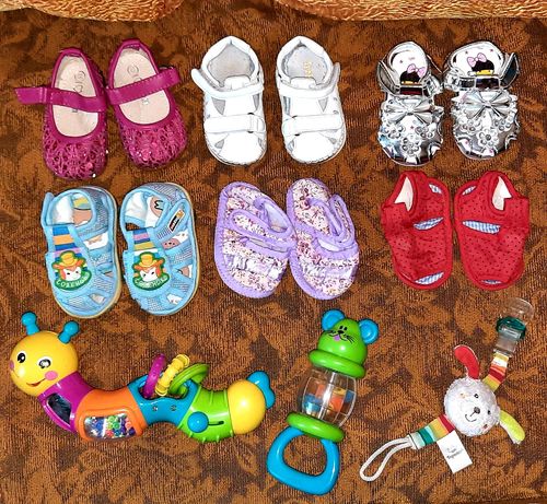 Обувка детская + игрушки