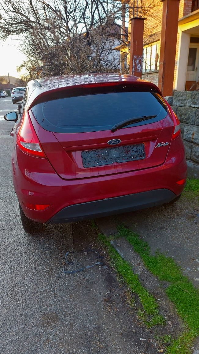 Ford Fiesta 2010г. на части