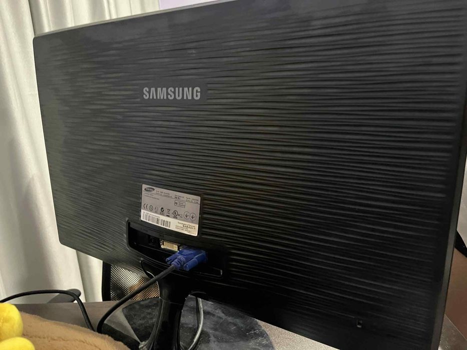 Монитор Samsung 24 инча