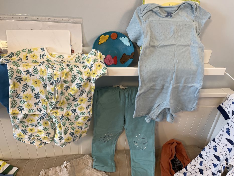 Tricouri, pantaloni, hanorace, body uri mothercare cocodrillo next