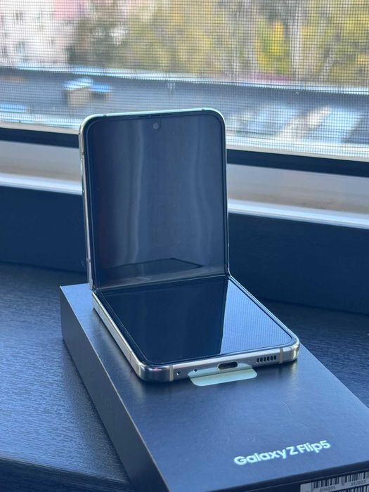 Samsung Z Flip 5