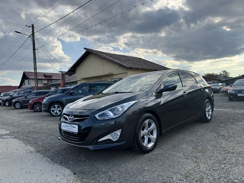 Hyundai i40 **1.6 benzina **lumini led zi** Rate/avans zero*