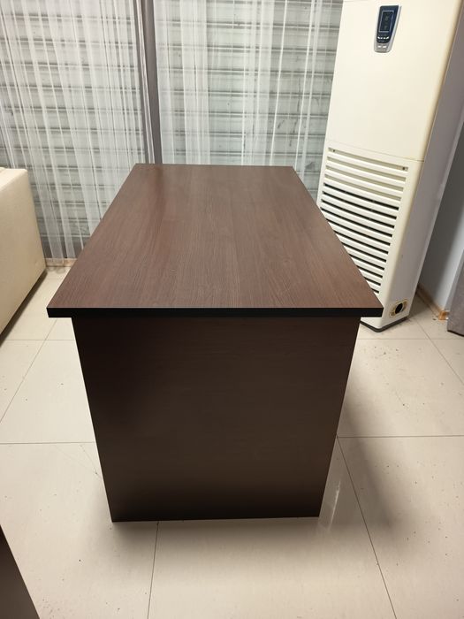 Продавам офис бюро