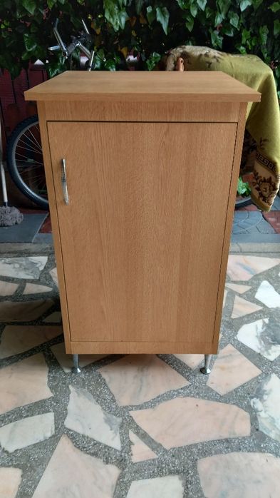 Dulap de bucătărie+ Aparat de cafea pt capsule