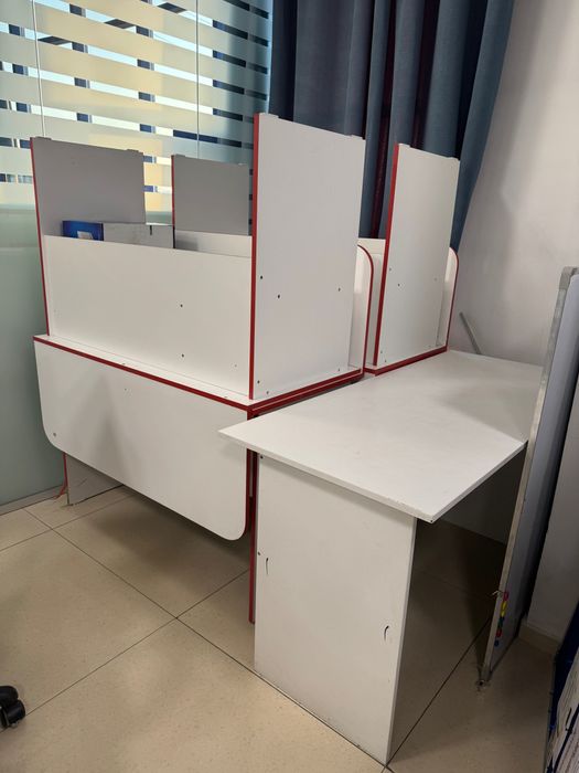 Продаются офисные столы-перегородки. ( 5 модулей )