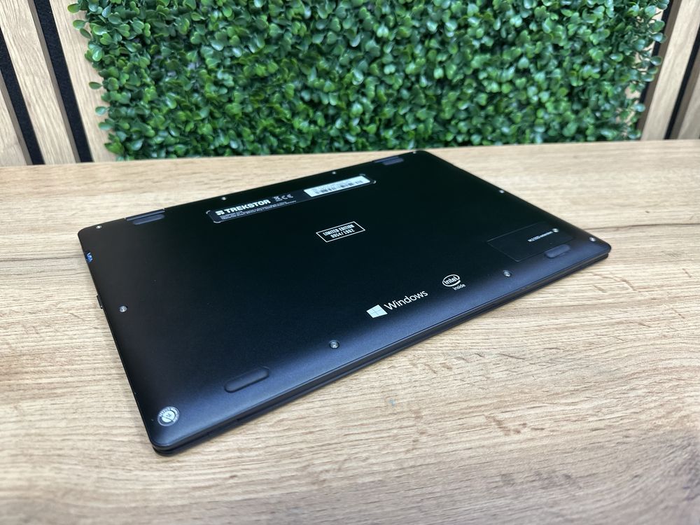 Laptop Trekstor Yourbook C11B , cu Amprenta si Touchscreen