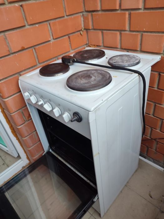 Продам газ плита электрическаях