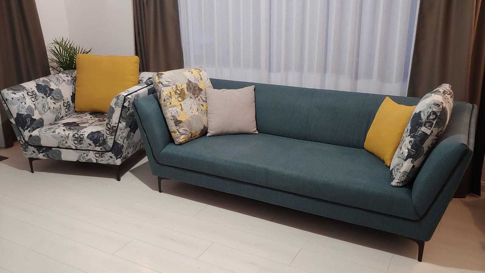 Canapea si fotoliu Aurora in stare foarte buna Divani & Sofa
