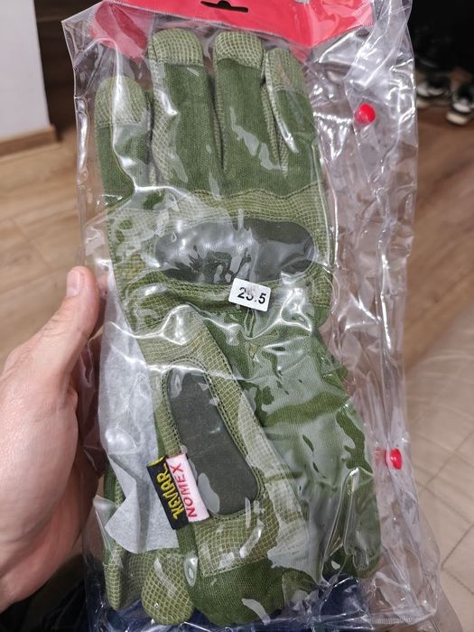 Mănuși tactice militare