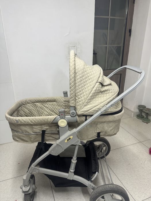 Коляска сотилади