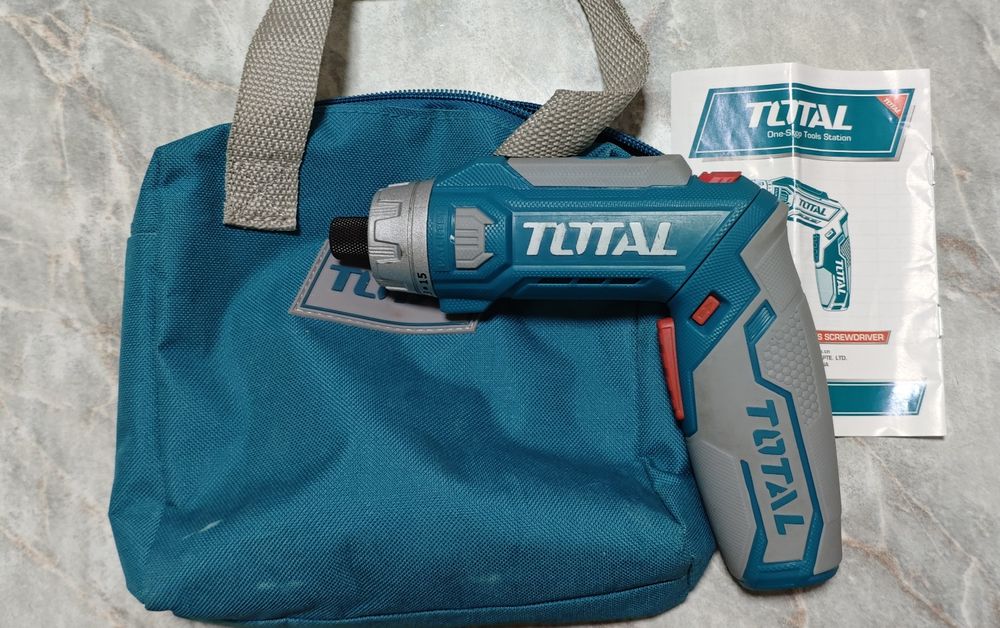 Аккумуляторная отвертка TOTAL TSDLI0801