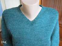Pulover din mohair cu decolteu in V