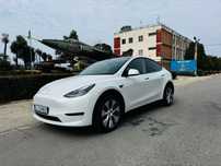 Tesla Model Y Tesla Y Long Range - TVA deductibil