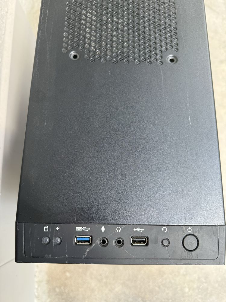 Настолен компютър – i5-8500 / 16GB RAM / 480GB SSD / ASRock