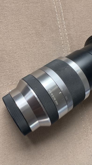 obiectiv Sony 18-200mm f/3,5-6,3 OSS E-Mount Lens 700 lei