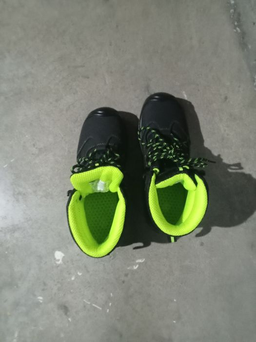 Продам спец обувь