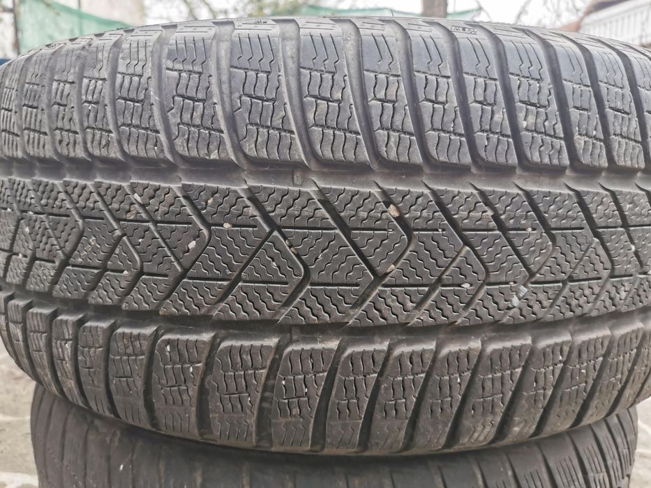 Cauciuc iarna m+s 245 40 R20 pirelli doar o singura bucata