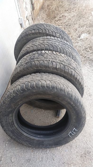 Зимние шины 215/65/16