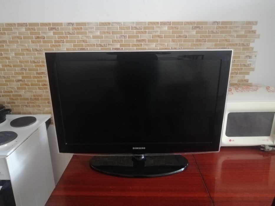 Телевизор LG продам