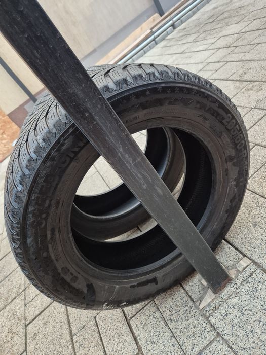 Vând 2 anvelope M+S 205/60/16 Semperit,( dot 2022,2018) -55lei