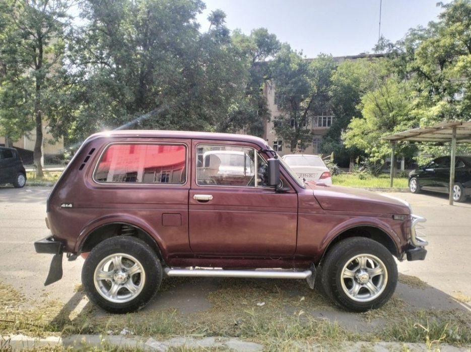 Продаю Ниву 2121