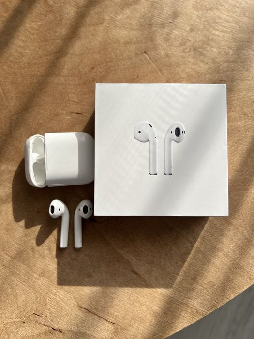 Apple AirPods 2nd Generation