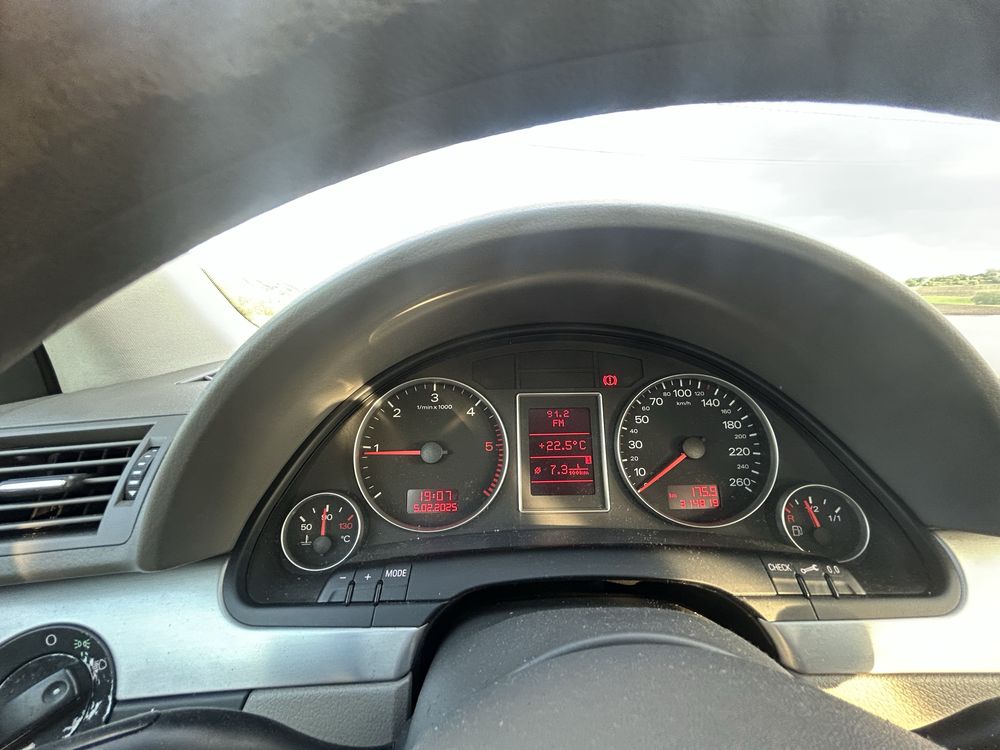 Vand audi a 4 b7  sau schimb cu bmw e 90