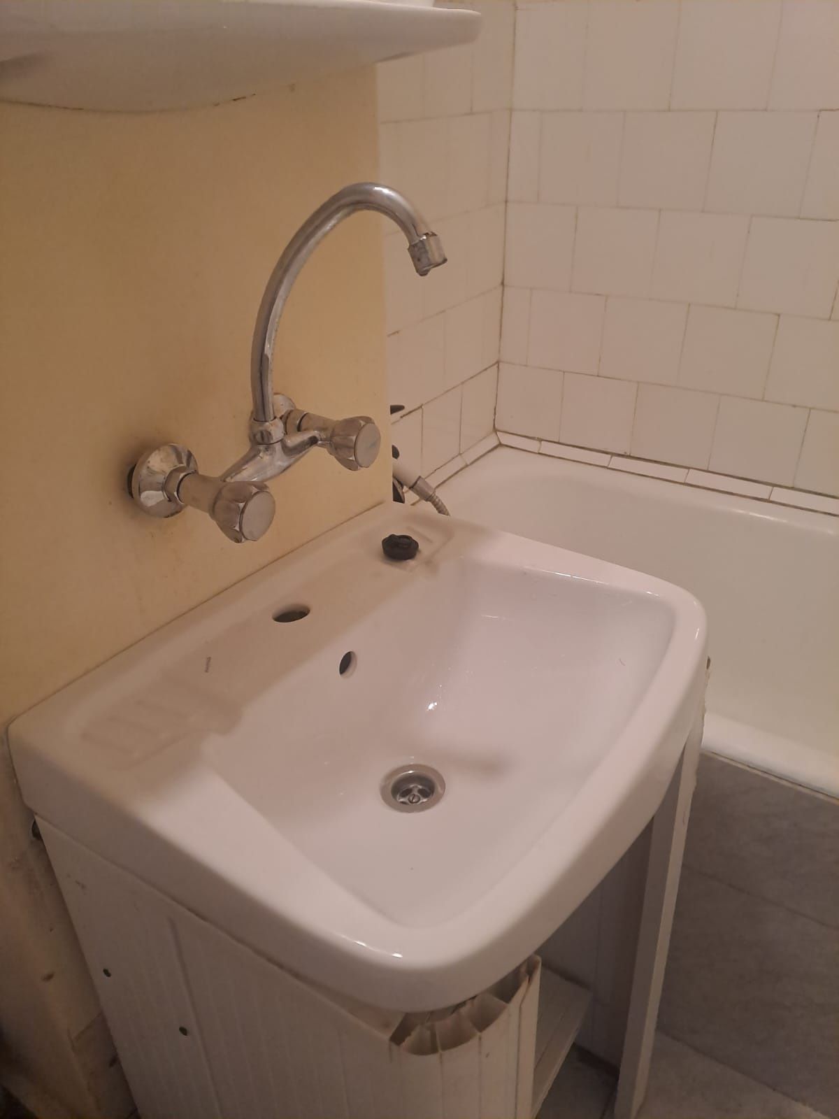De închiriat apartament 2 camere