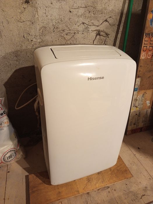 Отличен прносим климатик Hisense 12-ка с дистанционно