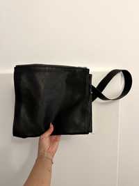 Geantă de piele, neagră, crossbody de la cos, design minimal