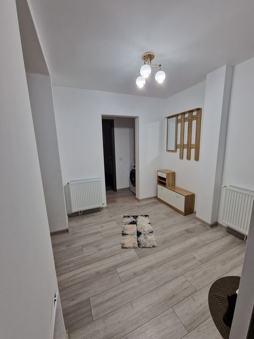 Inchiriez apartament!