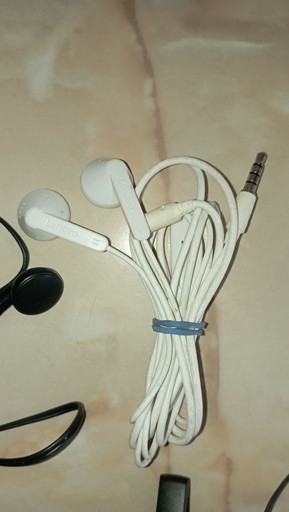 diferite căști audio