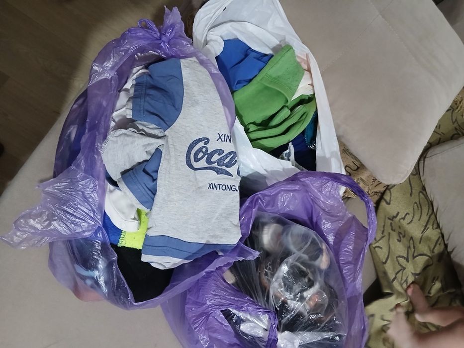 Отдам детские вещи бесплатно