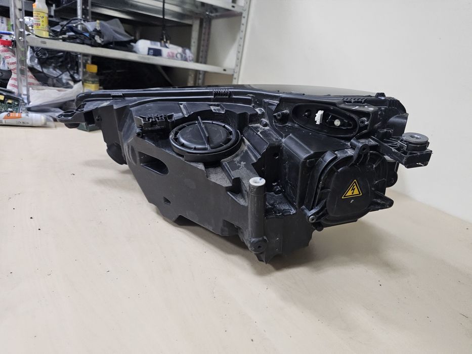 Американски десен фар Audi Q5 usa far ауди кю5