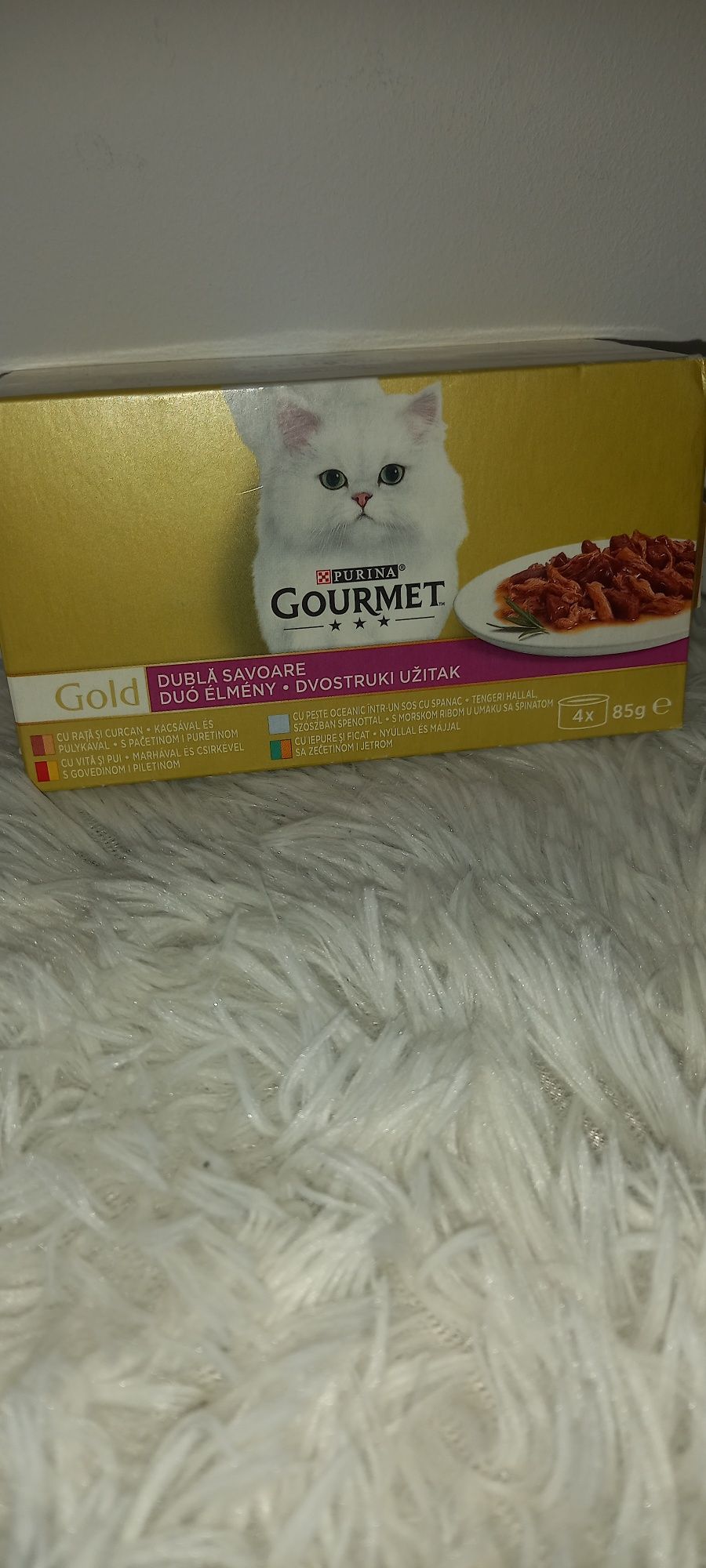 Purina Gourmet Gold