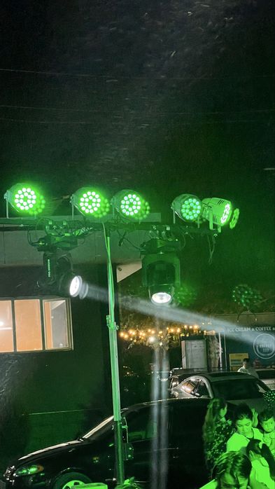 УСЛУГА—светомузыка,лазеры,дым и пузер машина, svetomuzika,