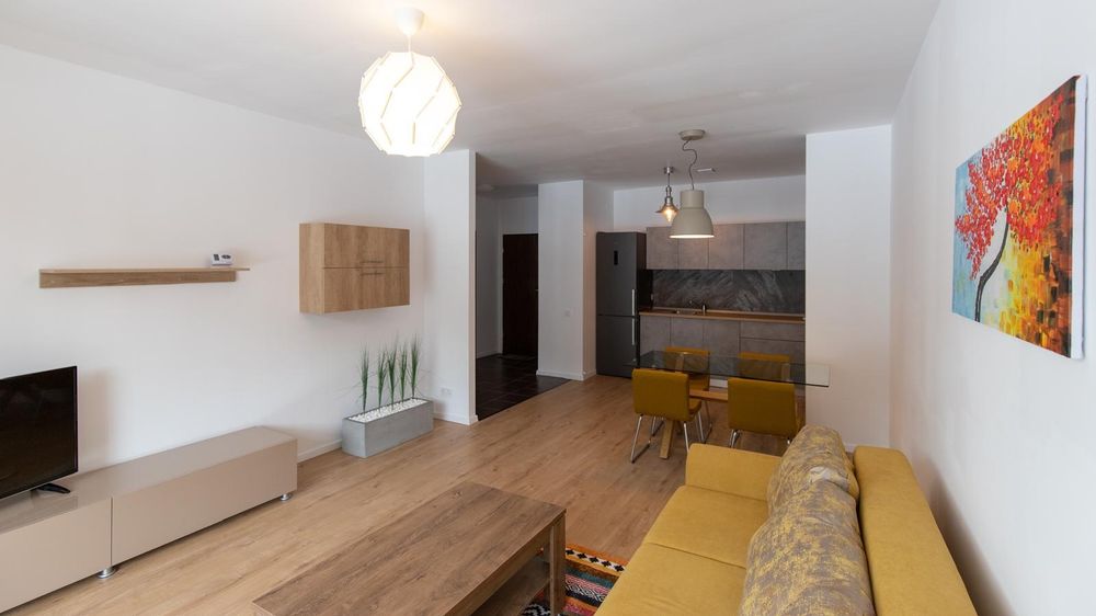 Închiriez apartament 2 camere la Tampa Garden Residence