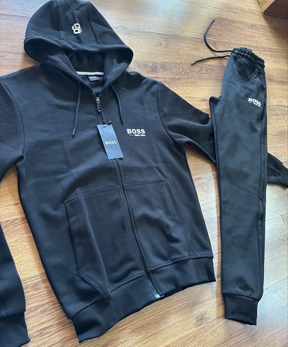 Мъжки,памучен,черен екип Hugo BOSS с гумирано лого