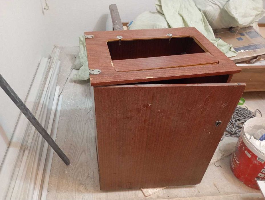 Продам швейную машинку Чайка