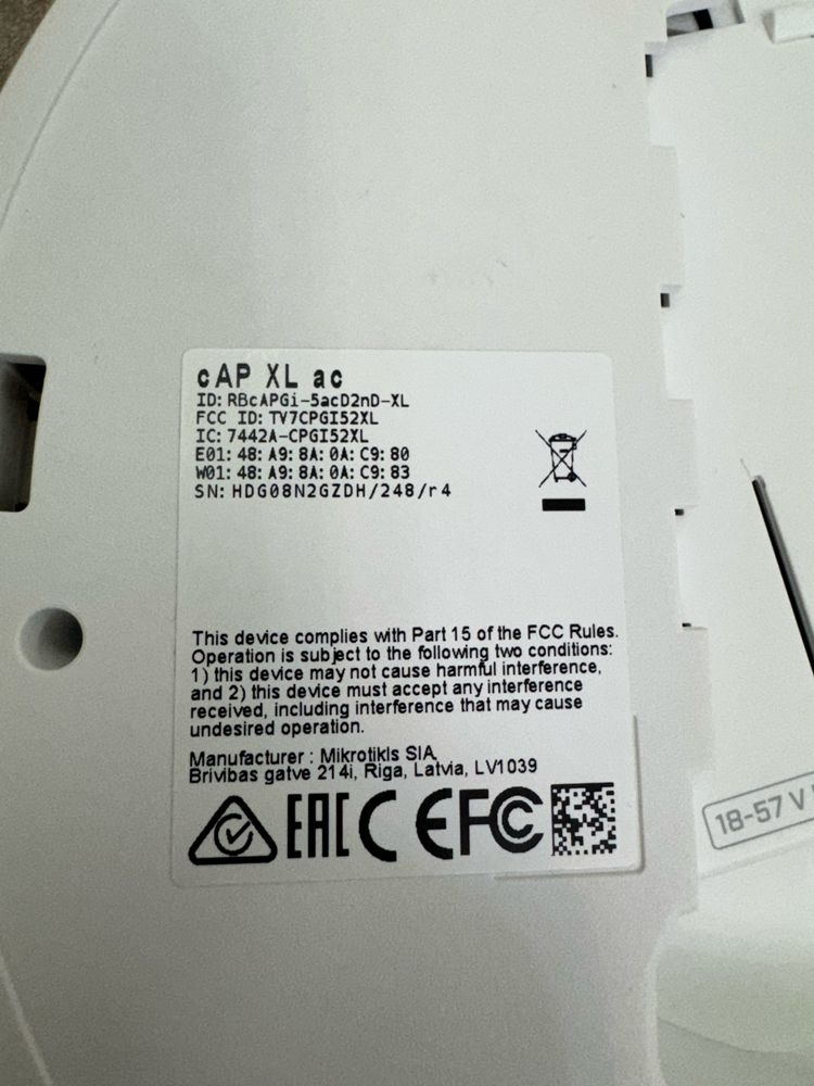 Точка доступа MikroTik RBcAPGi-5acD2nD-XL